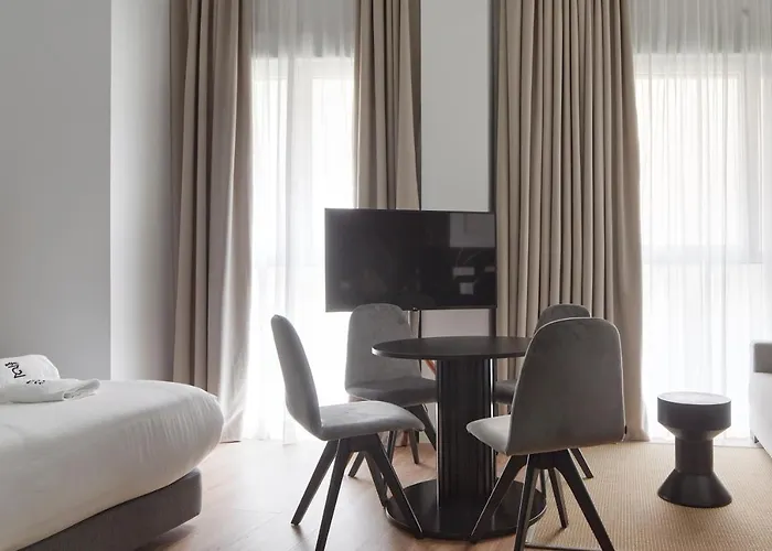 Limehome Zubieta Kalea 公寓